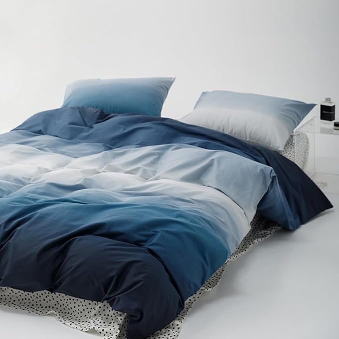 CLOTHKNOW Blue White Twin/Twin XL Comforter Set Blue Gradient Bedding Comforter Sets with 2 x Pillowcases Soft All Season Comforter