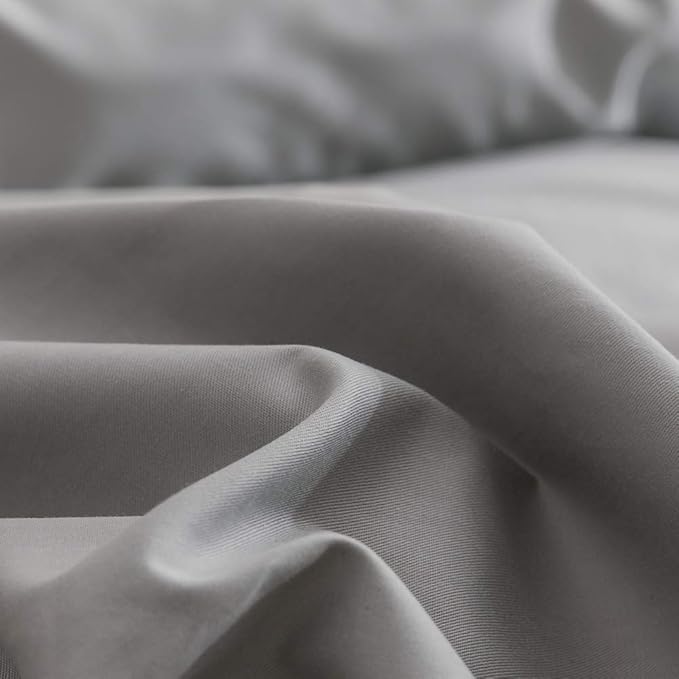 CLOTHKNOW Grey Queen Comforter Set 3Pcs Light Gray Bedding Comforter Sets All Season Men Women Comforter Silver Comforter with 2 x Pillow Cases