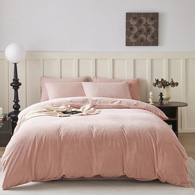 CLOTHKNOW Pink Velvet California King Comforter Set Fluffy Bedding Comforter Sets Soft Flannel Comforter with 2 x Pillow Cases