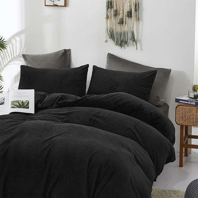 CLOTHKNOW Black Velvet California King Comforter Set Fluffy Bedding Comforter Sets Soft Flannel Comforters Black Comforter with 2 x Pillow Cases