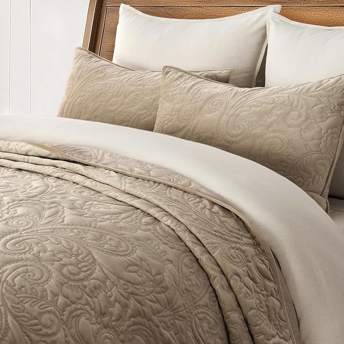 EVERGRACE Luxury Pearl Velvet Quilt Set King Size 3 Pieces, Soft Paisley-Stitch Velvet Comforter Set with Pillow Shams, Lightweight Bedspread Coverlet Bedding Set, Natural