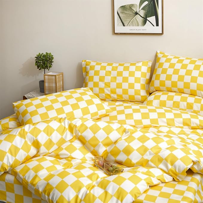 CLOTHKNOW Yellow White Grid Queen Comforter Set Plaid Bedding Comforter Sets Checker Queen Comforter Light Yellow Queen Size Comforter Sets