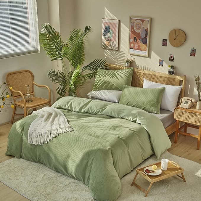 CLOTHKNOW Sage Green Fluffy Comforter Set California King Velvet Bedding Comforter Sets Green Comforter Soft Light Green Comforter Sets Cal King