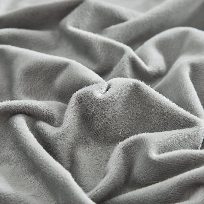 CLOTHKNOW Grey Fluffy King Size Comforter Set Velvet Bedding Comforter Sets Soft Gray Comforter Flannel Comforter with 2 x Pillow Cases