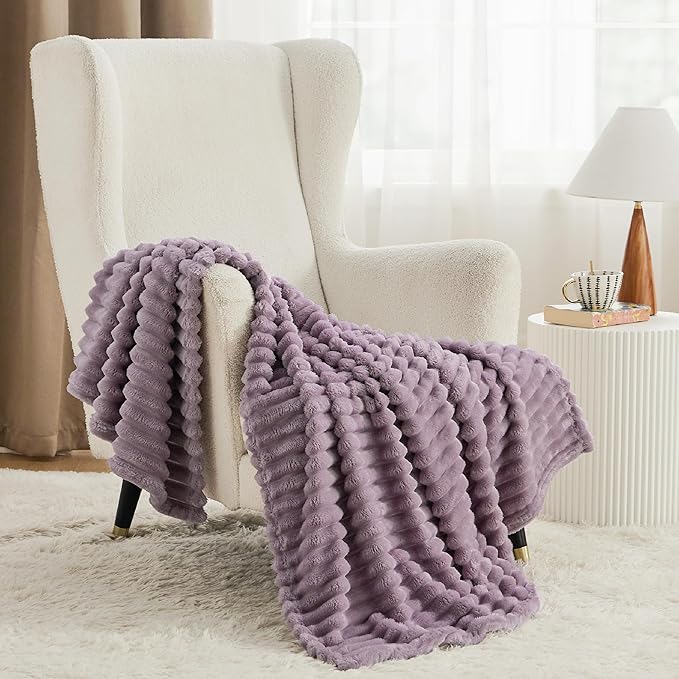Bedsure GentleSoft Light Purple Fleece Blanket for - Super Soft Cozy Twin Blankets for Women, Cute Small Blanket for Girls, 60x80 Inches