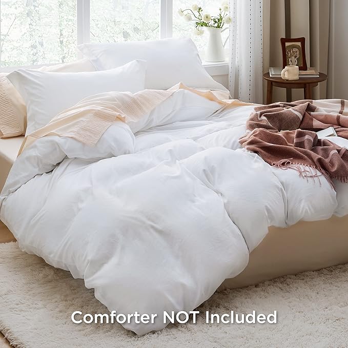 Bedsure White Duvet Cover Queen Size - 3 Pieces Prewashed Extra Soft Bedding Set, Includes 1 Duvet Cover 90x90 Inches with Zipper Closure & 2 Pillow Shams, Comforter Not Included