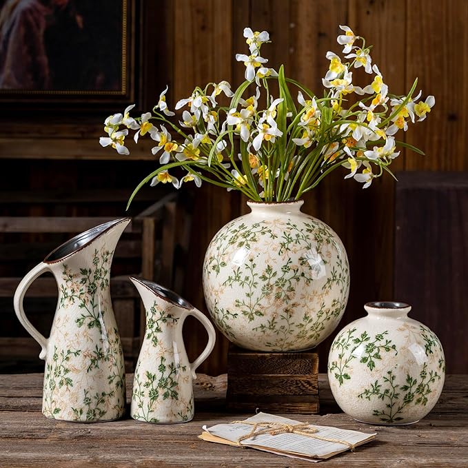 Green and Beige Pastoral Vase, Vintage Round Ceramic Floral Vases, Decorative Rustic Farmhouse Vase for Flowers, Living Room, Office Chinoiserie Home Decor, Tuscan Cottage Core Centerpiece 5.9 Inch