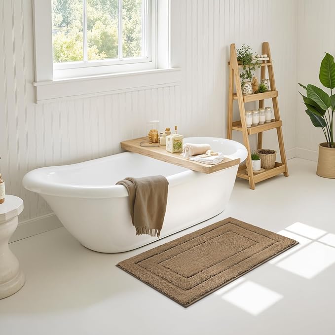 GRANNY SAYS Bathroom Rugs Non Slip, 20" x 32", Bath Rugs for Bathroom Washable, Bath Mats for Floor, Microfiber Bath Mat for Tub, Absorbent Bath Rugs for Shower Room, Champagne