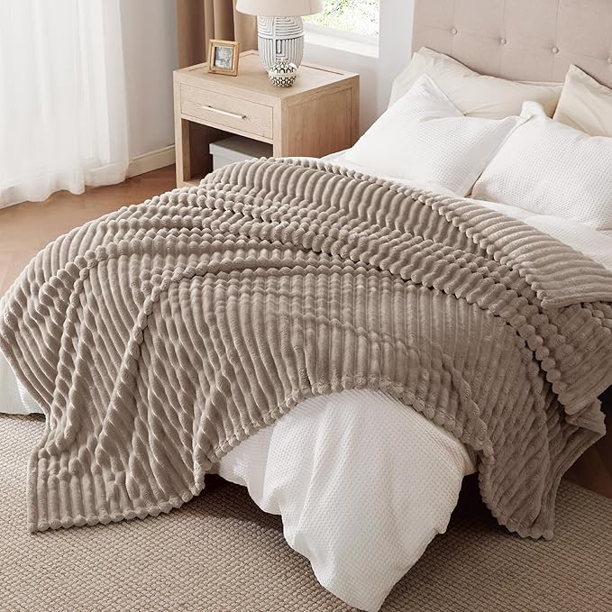 Bedsure GentleSoft Mocha Meringue Fleece Blanket for - Cozy Soft Blankets for Women, Cute Small Throws for Girls, 90x90 Inches