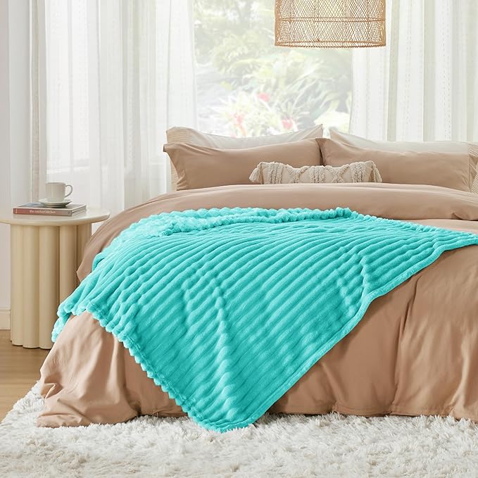 Bedsure GentleSoft Blue Twin XL Blanket for Bed - Cozy Soft Blankets for Women, Cute Small Fleece Throws for Girls, Birthday Gifts for Women Decor Gifts for Mom, Blue Fog, 66x90 Inches