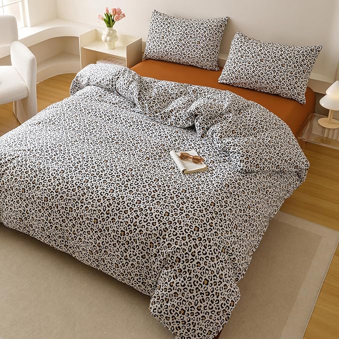 CLOTHKNOW Black Cheetah Print Queen Size Comforter Sets 3Pcs Animal Leopard Bedding Comforter Sets Soft Black Brown Bedding Sets with 2 x Pillowcases Queen Size