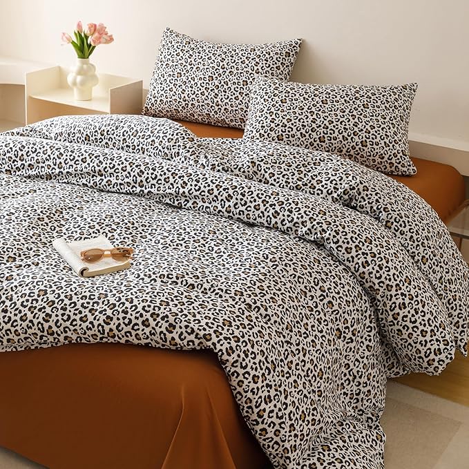 CLOTHKNOW Black Cheetah Print King Size Comforter Set 3Pcs Animal Leopard Bedding Comforter Sets Soft Black Brown Bedding Sets with 2 x Pillowcases King Size