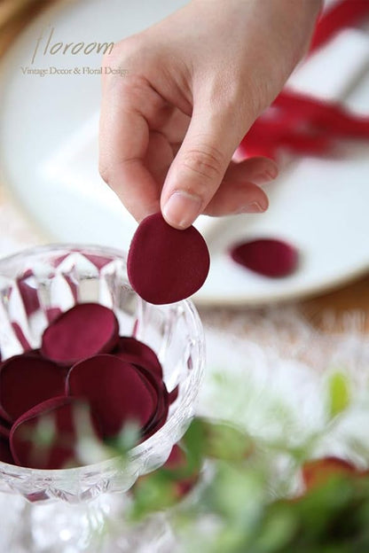 Floroom 500pcs Rose Petals Burgundy Faux Silk Flower Petals for Wedding Flower Girl Basket Aisle Scatter Dinner Table Centerpieces Party Confetti Bridal Shower Romantic Night Decoration