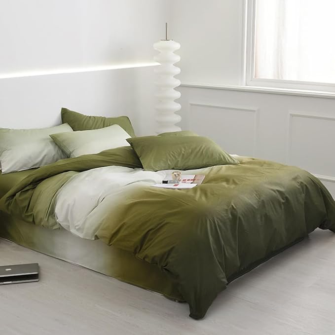 CLOTHKNOW California King Comforter Set Green White Gradient Bedding Comforter Sets Soft Green Comforter with 2 x Pillow Cases