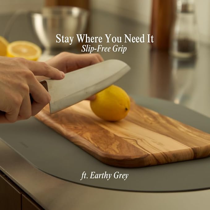 Chifon Beige Oval Silicone Placemats Set of 4 – Heat Resistant, Waterproof, Easy to Clean Non-Slip Modern Dining Table Mats – Premium Leather Textured Japandi Kitchen Decor (Grey Beige)