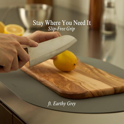 Chifon Beige Oval Silicone Placemats Set of 4 – Heat Resistant, Waterproof, Easy to Clean Non-Slip Modern Dining Table Mats – Premium Leather Textured Japandi Kitchen Decor (Grey Beige)