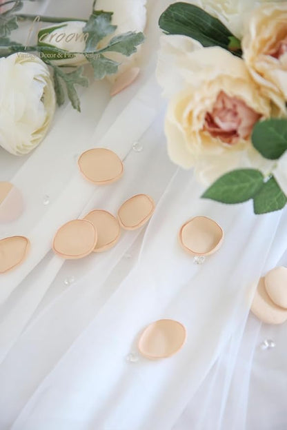 Floroom 300pcs Rose Petals Champagne Gold Faux Silk Flower Petals for Wedding Flower Girl Basket Aisle Scatter Dinner Table Centerpieces Party Confetti Bridal Shower Romantic Night Decoration