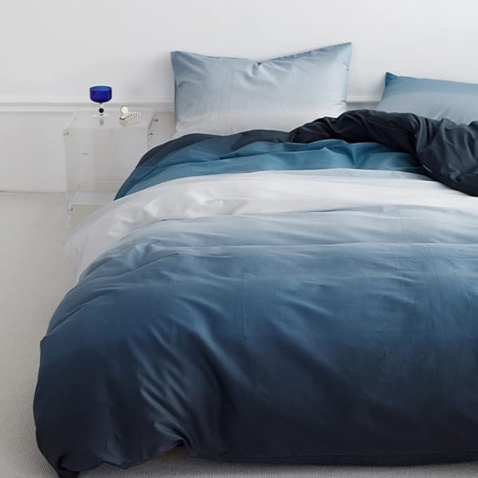 CLOTHKNOW Blue White King Size Comforter Set Gradient Blue Bedding Comforter Sets All Season Soft Navy Comforter with 2 x Pillow Cases