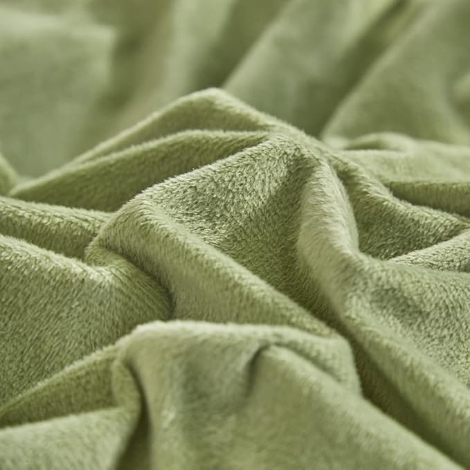 CLOTHKNOW Sage Green Fluffy Comforter Set California King Velvet Bedding Comforter Sets Green Comforter Soft Light Green Comforter Sets Cal King