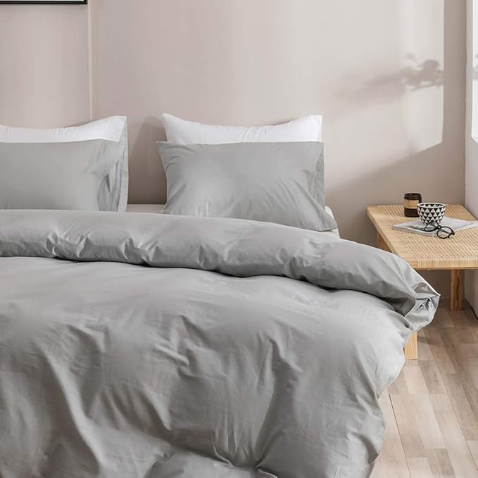 CLOTHKNOW Grey California King Comforter Sets Light Grey Bedding Comforter Sets Soft Silver Comforters with 2 x Pillow Cases