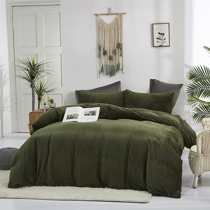 Pureant Army Green Velvet Comforter Twin Solid Dark Green Fluffy Bedding Comforters Women Men Plain Fluffy Olive Green Soft Quilts Cozy Blackish Green Flannel Blankets Puffy Military Hunter Green Bed