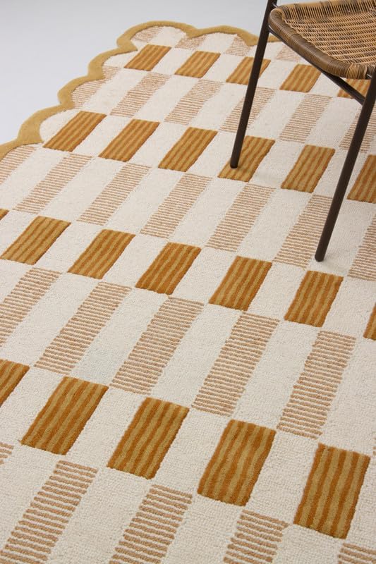 Hand-Tufted Wool Area Rug with Scalloped Edges, Neutral Beige Plaid Pattern, Cozy Soft Accent Rug for Living Room, Bedroom, and Nursery, Handmade Decorative Carpet, 2x3 Ft