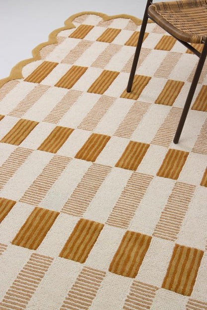 Hand-Tufted Wool Area Rug with Scalloped Edges, Neutral Beige Plaid Pattern, Cozy Soft Accent Rug for Living Room, Bedroom, and Nursery, Handmade Decorative Carpet, 8x10 Ft
