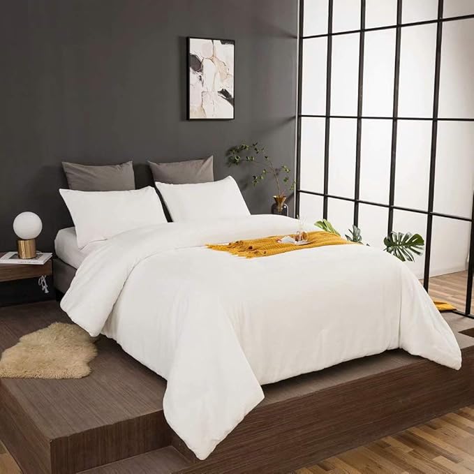 CLOTHKNOW White Fluffy Queen Comforter Set Velvet Bedding Comforter Sets All Season Soft Comforter White Comforter Queen with 2 x Pillow Cases