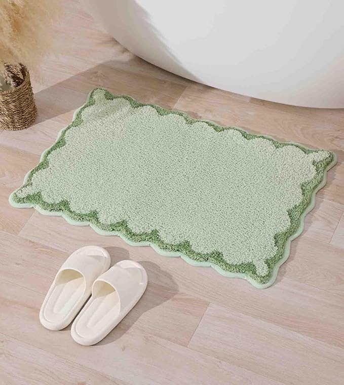 ORTIGIA Small Green Scalloped Bath Mat, Cute Plush Microfiber Scallop Bathroom Rugs Non Slip Washable Quick Dry Absorbent, Bathmat for Shower Stall Vanities Kitchen Floor Entrance, 17x24