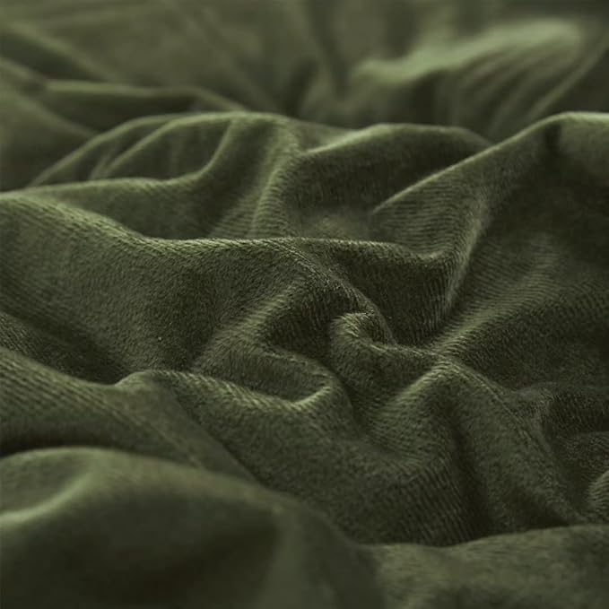 CLOTHKNOW Dark Green Velvet Queen Comforter Set Fluffy Bedding Comforter Sets Soft Hunter Green Queen Comforter with 2 x Pillow Cases
