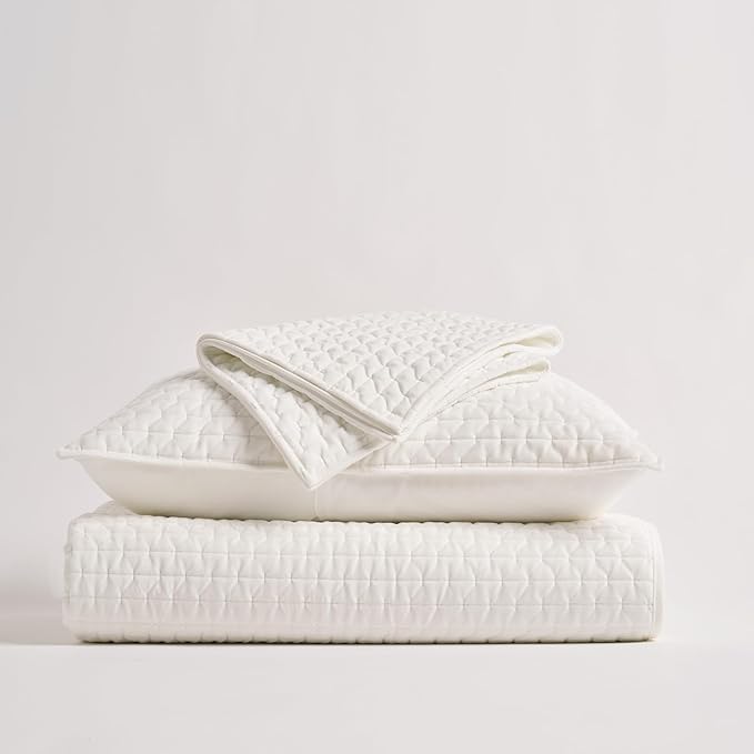 EVERGRACE Luxury Velvet Quilt Set King Size 3 Piece, Soft Cross-Stitch Velvet Comforter Set with Pillow Shams, Lightweight Coverlet Bedspread Bedding Set for All Seasons, Cream White