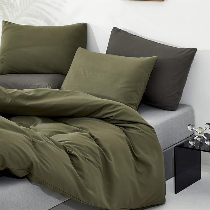 CLOTHKNOW Olive Green Queen Comforter Set 3Pcs Green Bedding Comforter Sets Soft All Season Dark Green Comforter with 2 x Pillow Cases