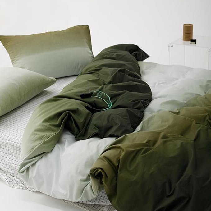 CLOTHKNOW California King Comforter Set Green White Gradient Bedding Comforter Sets Soft Green Comforter with 2 x Pillow Cases