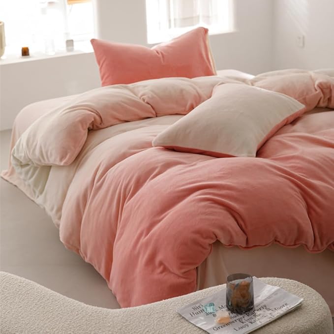 CLOTHKNOW Pink White Velvet Queen Comforter Set Fluffy Bedding Comforter Sets Soft Pink White Comforter with 2 x Pillow Cases