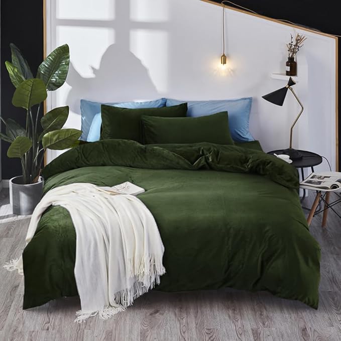 Pureant Army Green Velvet Comforter King Solid Dark Green Fluffy Bedding Comforters Women Men Plain Fluffy Olive Green Soft Quilts Cozy Blackish Green Flannel Blankets Puffy Military Hunter Green Bed