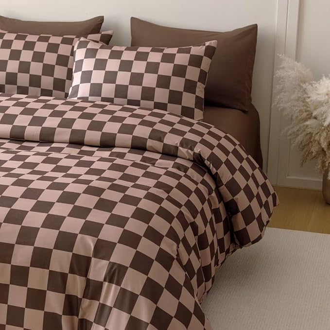 CLOTHKNOW Dark Brown Plaid Comforter Set Queen Grid Bedding Comforter Sets Soft Checkerboard Comforter Geometric Comforter with 2 x Pillow Cases