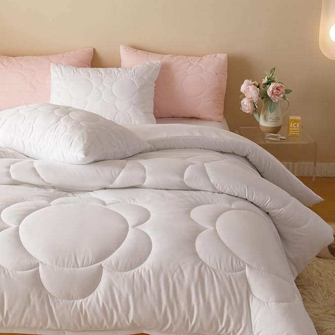 CLOTHKNOW White Comforter Sets California King Daisy Puff Pattern Bedding Comforter Sets Soft Boho Comforter with 2 x Pillow Cases