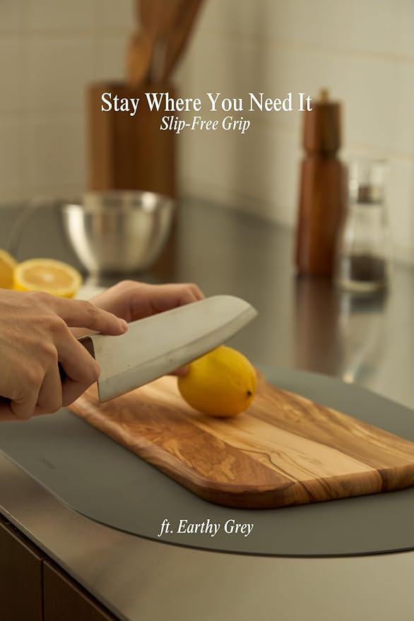 Mint Green Oval Silicone Placemats Set of 4 with Matching Coasters – Heat Resistant, Waterproof, Easy to Clean Non-Slip Modern Dining Table Mats – Premium Leather Textured Japandi Kitchen Décor