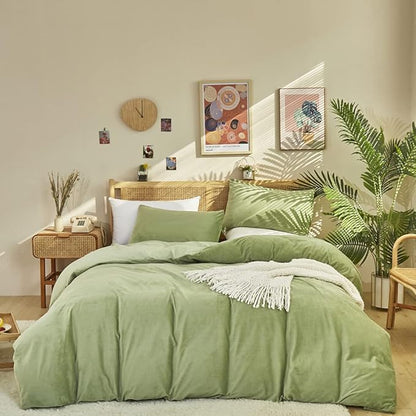 CLOTHKNOW Green Velvet King Size Comforter Set 3Pcs Fluffy Bedding Comforter Sets Soft Sea Green Comforter Light Green Comforter with 2 x Pillowcases
