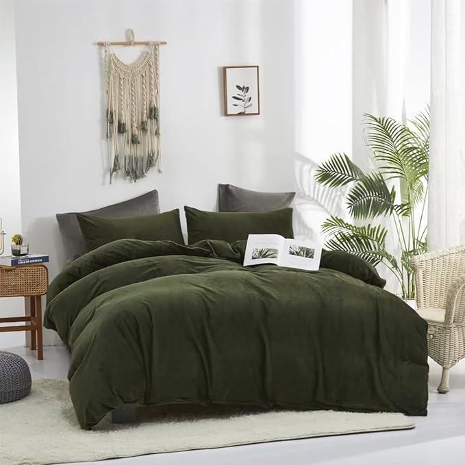 CLOTHKNOW Army Green Velvet Comforter Set Twin/Twin XL 3Pcs Dark Green Bedding Comforter Sets Hunter Green Comforter Soft Olive Green Comforter Sets