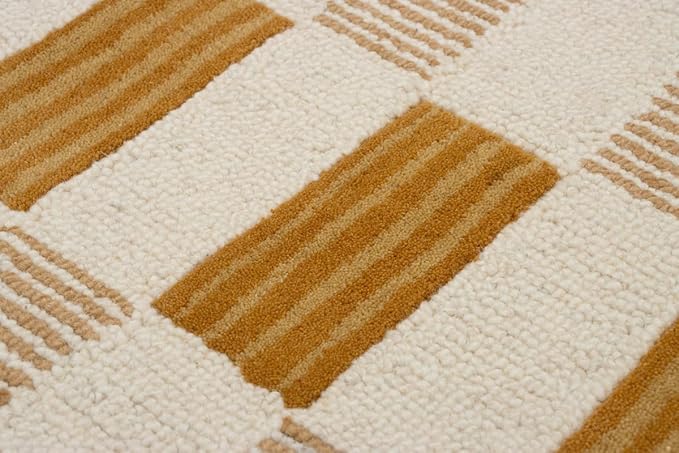 Hand-Tufted Wool Area Rug with Scalloped Edges, Neutral Beige Plaid Pattern, Cozy Soft Accent Rug for Living Room, Bedroom, and Nursery, Handmade Decorative Carpet, 2x3 Ft