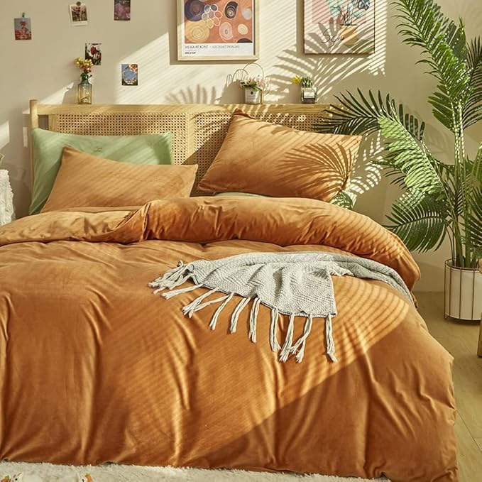 CLOTHKNOW Brown Velvet Queen Size Comforter Sets Fluffy Bedding Comforter Sets Pumpkin Queen Comforter Soft Orange with 2 x Pillow Cases