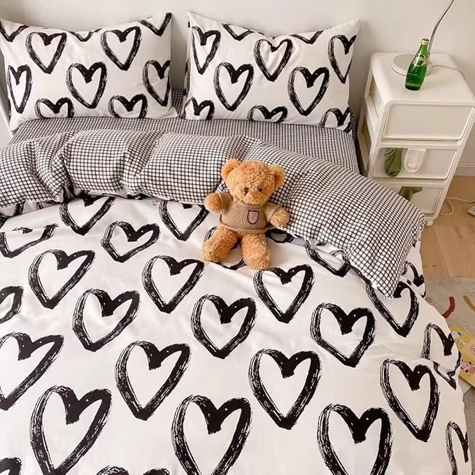 CLOTHKNOW Black and White Full Size Comforter Sets Love Shaped Bedding Comforter Sets Kawaii Love Black Comforter with 2 x Pillow Cases