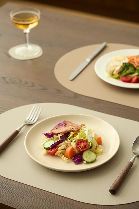 Beige Oval Silicone Placemats Set of 4 – Heat Resistant, Waterproof, Easy to Clean Non-Slip Modern Dining Table Mats – Premium Leather Textured Japandi Kitchen Decor