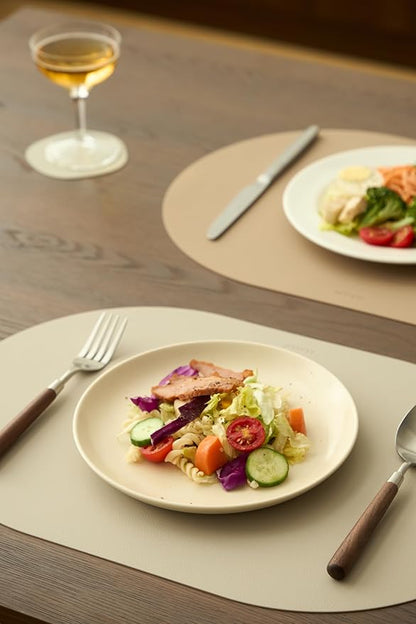 Beige Oval Silicone Placemats Set of 4 – Heat Resistant, Waterproof, Easy to Clean Non-Slip Modern Dining Table Mats – Premium Leather Textured Japandi Kitchen Decor