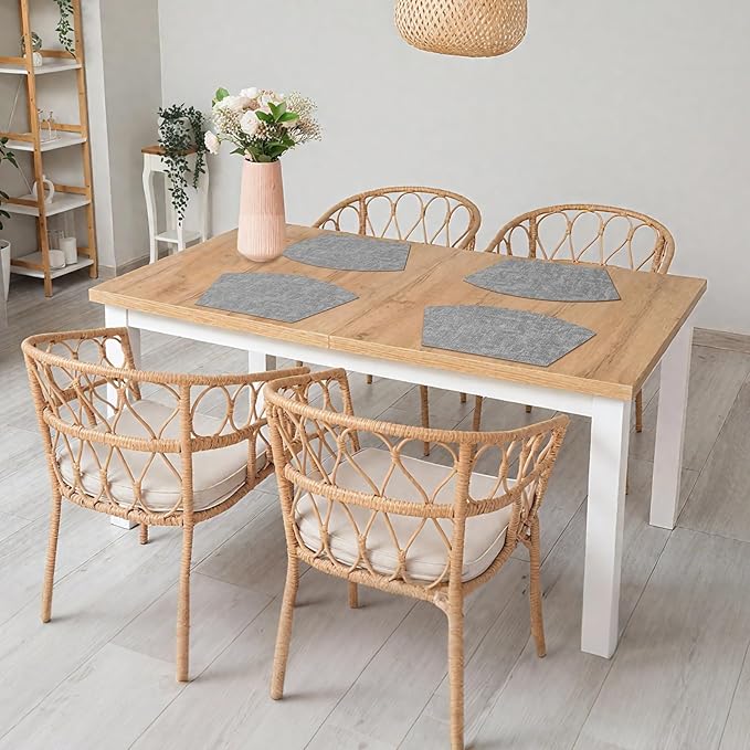 Homaxy Round Table Placemats Set of 6, Washable Wedge Shaped Faux Leather Table Mats, Wipeable Kitchen Dinner Place Mats for Indoor Outdoor, Light Grey