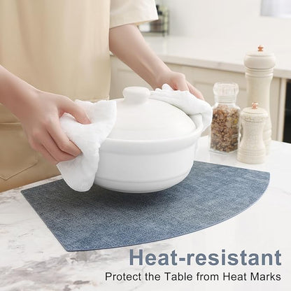 Homaxy Round Table Placemats Set of 6, Washable Wedge Shaped Faux Leather Table Mats, Wipeable Kitchen Dinner Place Mats for Indoor Outdoor, Blue