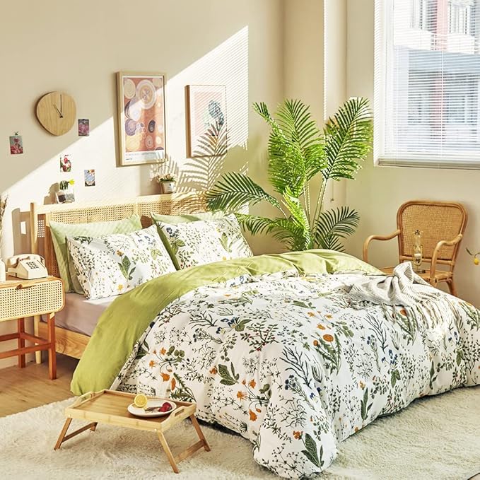 CLOTHKNOW Green White Floral King Size Comforter Set Boho Farmhouse Bedding Comforter Sets Flowers Comforter Botanical Comforter with 2 x Pillow Cases