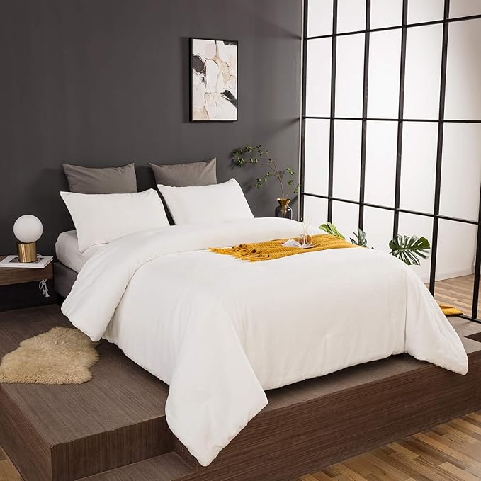 CLOTHKNOW White Velvet Comforter Set Twin/Twin XL White Bedding Comforter Sets White Flannel Bed Comforter Soft Cozy 3Pcs Comforter Sets