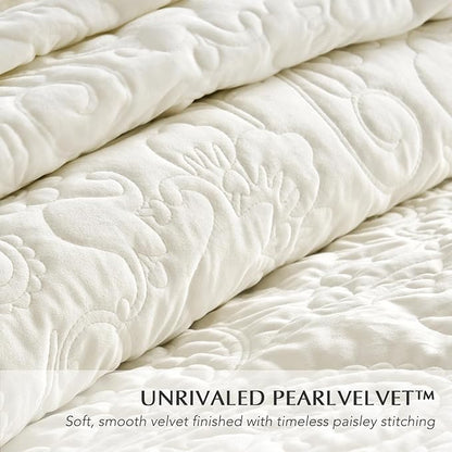 EVERGRACE Luxury Pearl Velvet Quilt Set King Size 3 Pieces, Soft Paisley-Stitch Velvet Comforter Set with Pillow Shams, Lightweight Bedspread Coverlet Bedding Set, Ivory White
